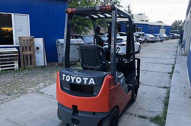 Вилочный погрузчик Toyota 02-6FG15 2014 в Киеве