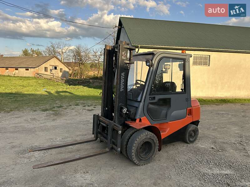 Вездеход Toyota 02-7FDF25 2006 в Тячеве