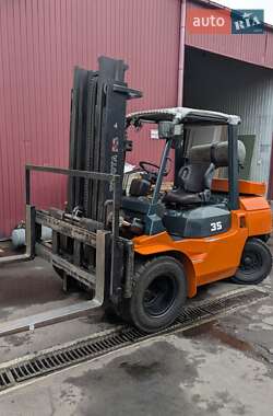 Вилочний навантажувач Toyota 02-7FG35 1999 в Рівному