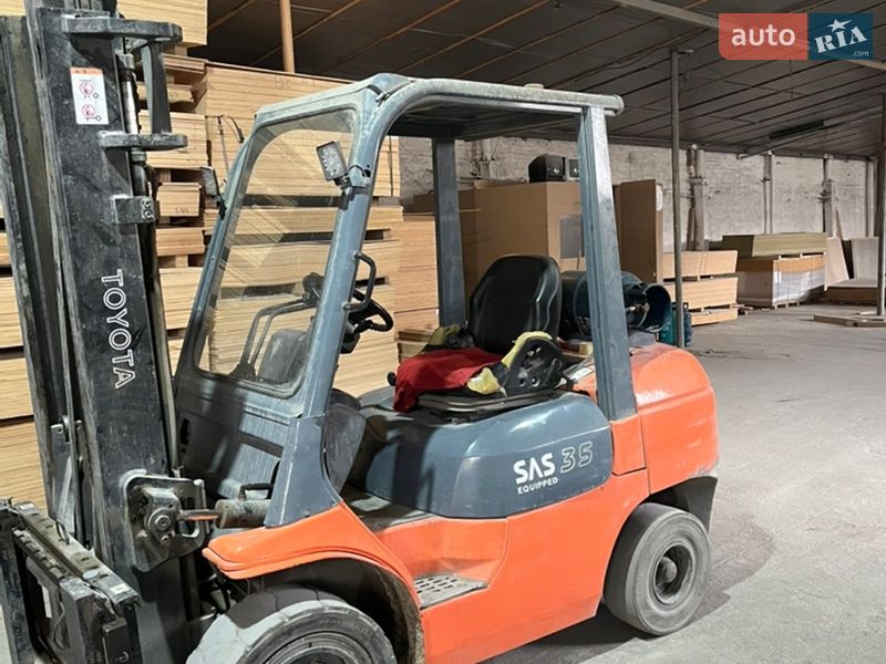 Toyota 02-7FG35 2004