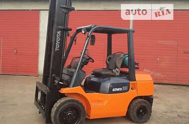 Вилочный погрузчик Toyota 02-7FGF30 2002 в 