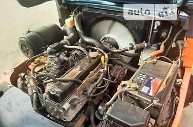 Вилочный погрузчик Toyota 02-7FGF30 2002 в 
