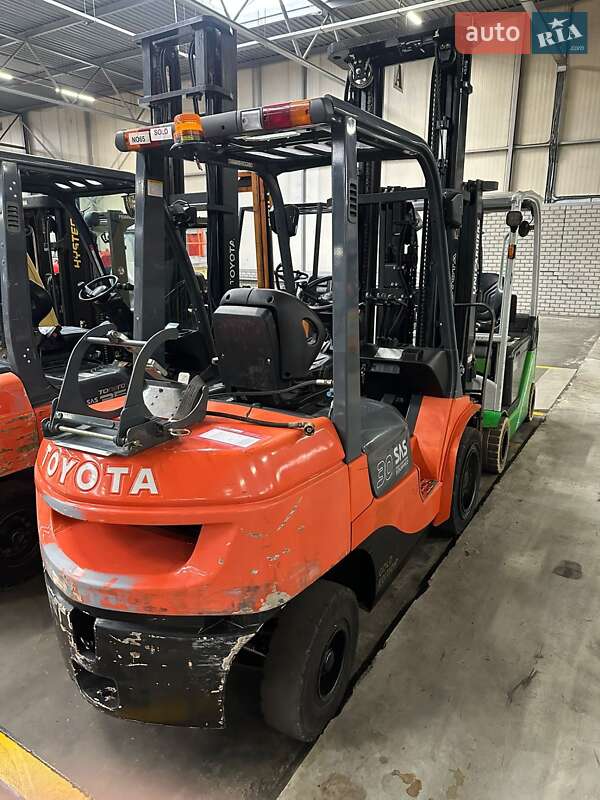 Вилочний навантажувач Toyota 02-7FGF30 2006 в Києві фото 14 Вилочний навантажувач Toyota 02-7FGF30 2006 в Києві