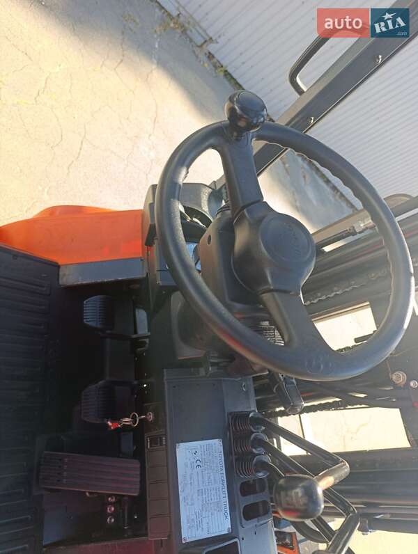 Вилочний навантажувач Toyota 02-7FGF30 2006 в Києві фото 7 Вилочний навантажувач Toyota 02-7FGF30 2006 в Києві