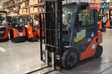 Вилочный погрузчик Toyota 02-8FDF 2017 в Киеве