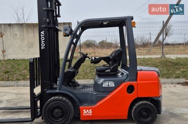 Вилочный погрузчик Toyota 02-8FDF 2014 в Пустомытах