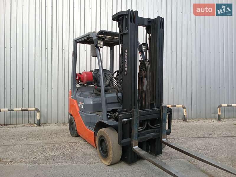 Вилочний навантажувач Toyota 02-8FGF15 2015 в Києві