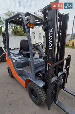 Вилочный погрузчик Toyota 02-8FGF15 2007 в 