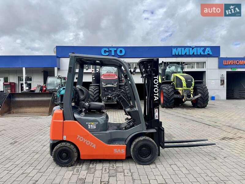 Вилочний навантажувач Toyota 02-8FGF15 2012 в Радомишлі