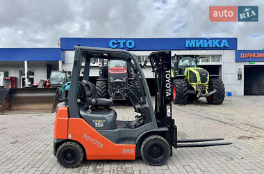 Вилочный погрузчик Toyota 02-8FGF15 2012 в 