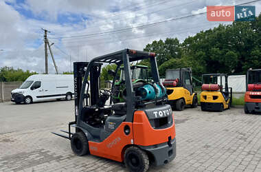 Вилочный погрузчик Toyota 02-8FGF15 2012 в 