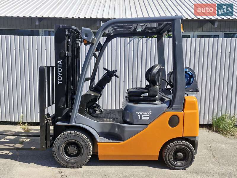 Вилочный погрузчик Toyota 02-8FGF15 2019 в 