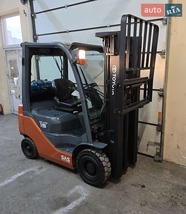 Вилочный погрузчик Toyota 02-8FGF15 2019 в Киеве