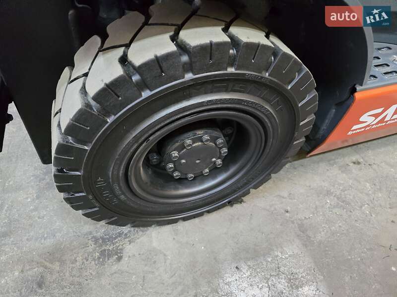 Вилочный погрузчик Toyota 02-8FGF15 2019 в Киеве