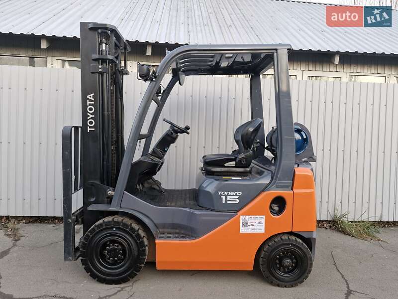 Вилочный погрузчик Toyota 02-8FGF15 2018 в Киеве