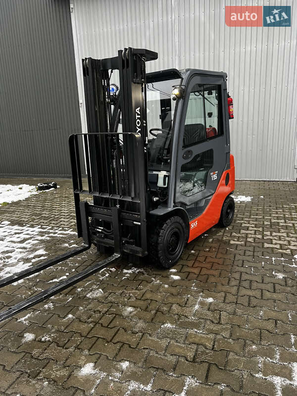 Вилочний навантажувач Toyota 02-8FGF15 2018 в Києві