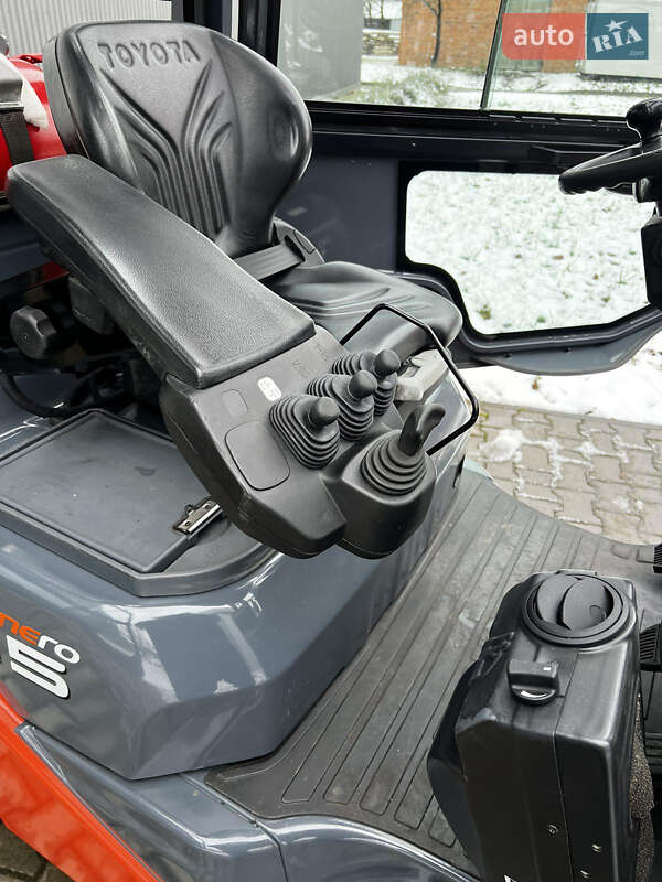 Вилочний навантажувач Toyota 02-8FGF15 2018 в Києві