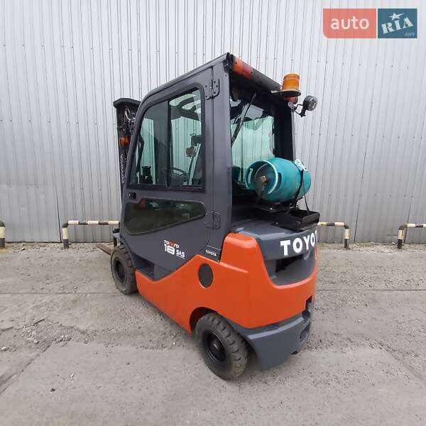 Вилочний навантажувач Toyota 02-8FGF18 2015 в Києві