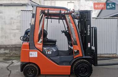 Вилочний навантажувач Toyota 02-8FGF18 2017 в Києві
