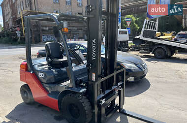Вилочный погрузчик Toyota 02-8FGF20 2020 в 