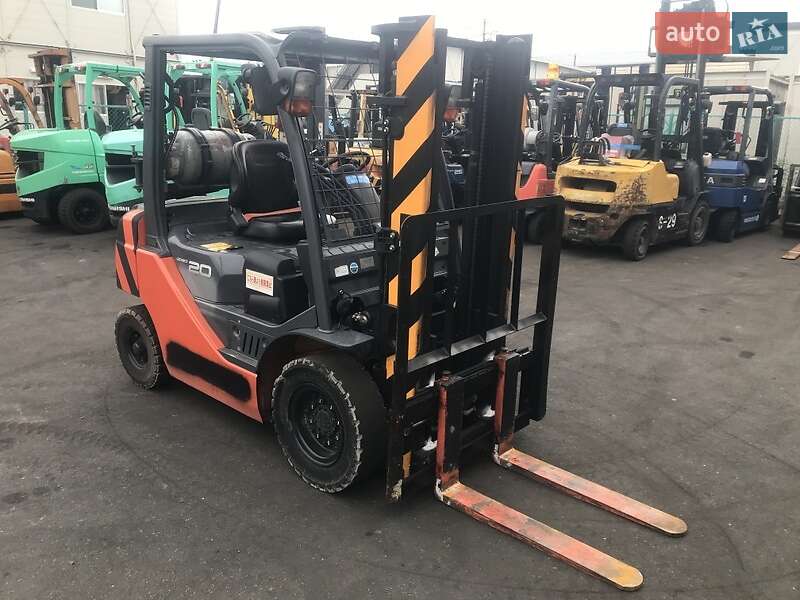 Вилочный погрузчик Toyota 02-8FGF20 2012 в Киеве