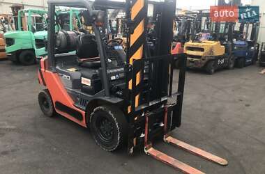 Вилочный погрузчик Toyota 02-8FGF20 2012 в 