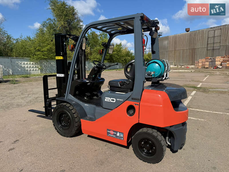 Вилочный погрузчик Toyota 02-8FGF20 2020 в Кривом Роге