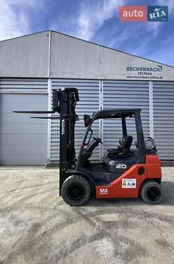 Вилочный погрузчик Toyota 02-8FGF25 2014 в Пустомытах