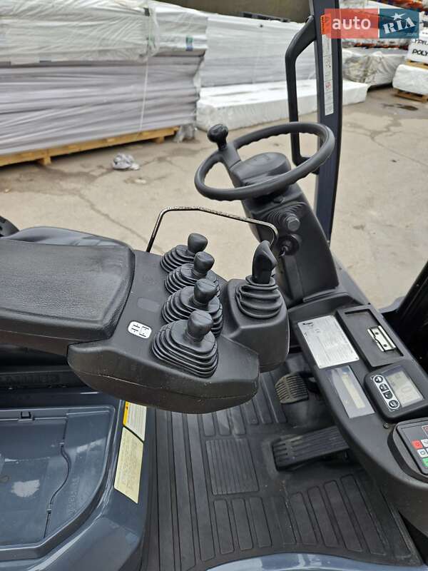 Вилочный погрузчик Toyota 02-8FGF25 2016 в Киеве фото 29 Вилочный погрузчик Toyota 02-8FGF25 2016 в Киеве