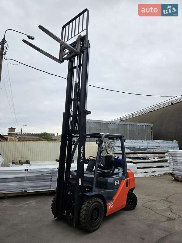 Вилочный погрузчик Toyota 02-8FGF25 2016 в Киеве фото 36 Вилочный погрузчик Toyota 02-8FGF25 2016 в Киеве