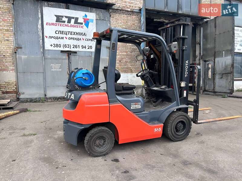Вилочний навантажувач Toyota 02-8FGF25 2019 в Києві