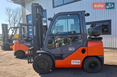 Вилочный погрузчик Toyota 02-8FGF30 2018 в Радехове