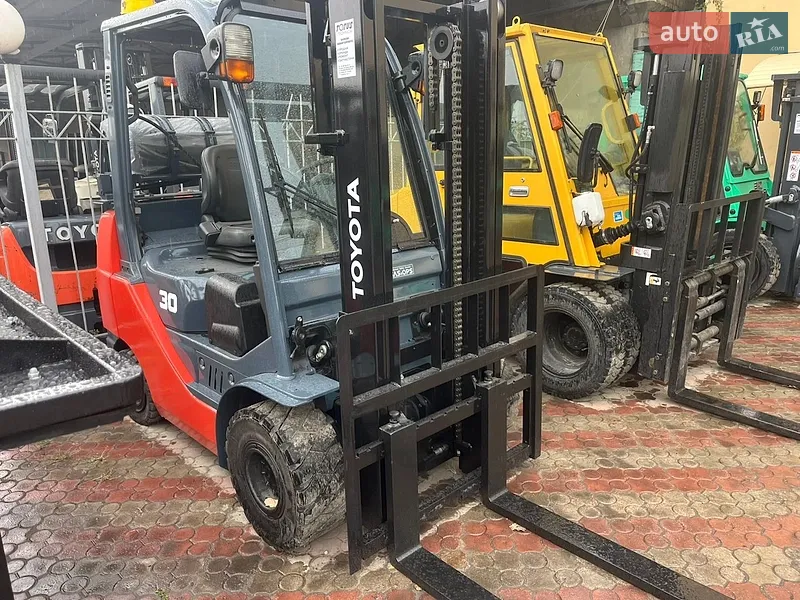 Toyota 02-8FGF30 2013