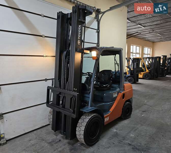 Вилочний навантажувач Toyota 02-8FGJF35 2018 в Києві