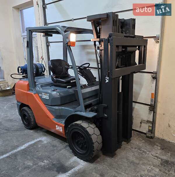 Вилочний навантажувач Toyota 02-8FGJF35 2008 в Києві