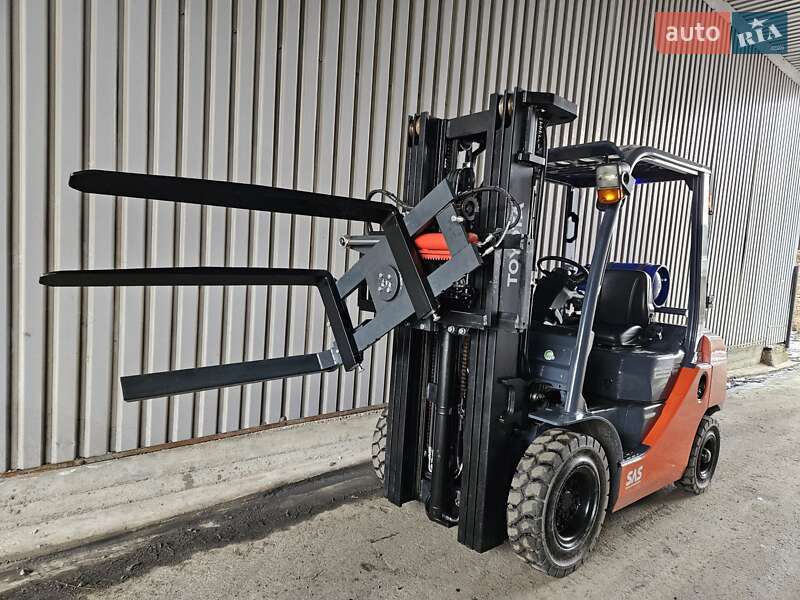 Вилочный погрузчик Toyota 32FG-25 2017 в Киеве