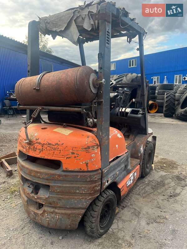 Вилочный погрузчик Toyota 42-6FGF15 2000 в Днепре