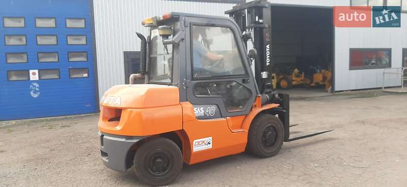 Toyota 42-7FDF35 2012