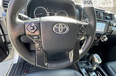 Позашляховик / Кросовер Toyota 4Runner 2017 в Рівному