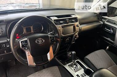 Позашляховик / Кросовер Toyota 4Runner 2017 в Луцьку
