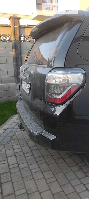 Позашляховик / Кросовер Toyota 4Runner 2017 в Рівному