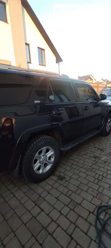 Позашляховик / Кросовер Toyota 4Runner 2017 в Рівному