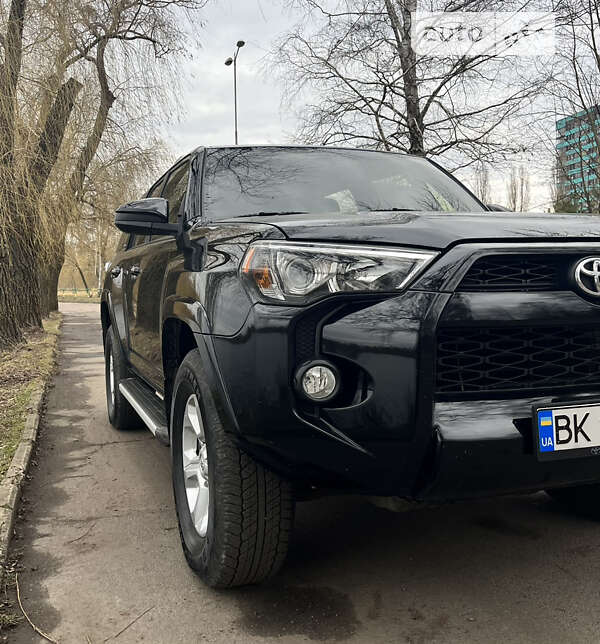 Внедорожник / Кроссовер Toyota 4Runner 2014 в Ровно