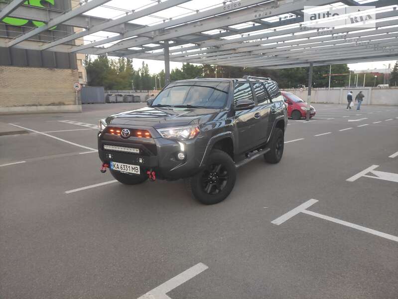 Внедорожник / Кроссовер Toyota 4Runner 2019 в Киеве