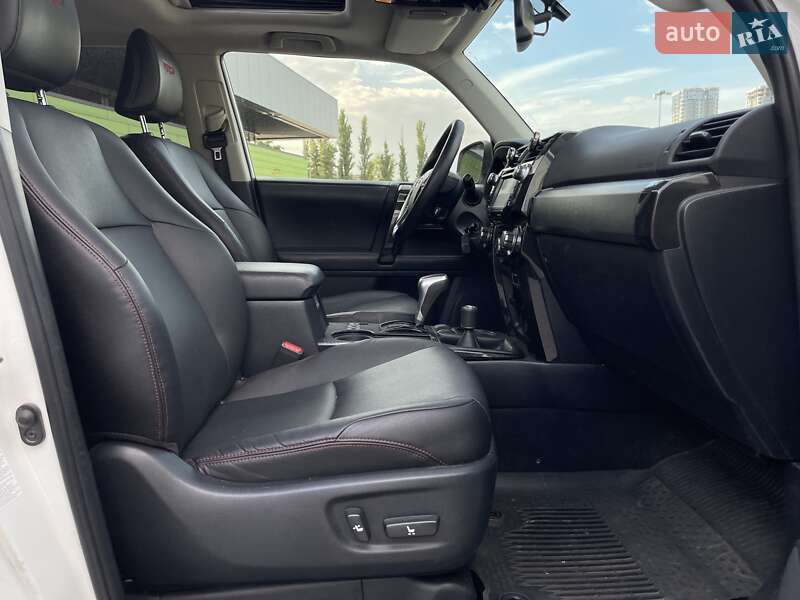 Внедорожник / Кроссовер Toyota 4Runner 2018 в Киеве