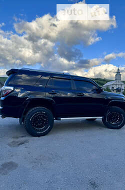 Внедорожник / Кроссовер Toyota 4Runner 2015 в 