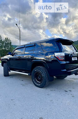 Внедорожник / Кроссовер Toyota 4Runner 2015 в 