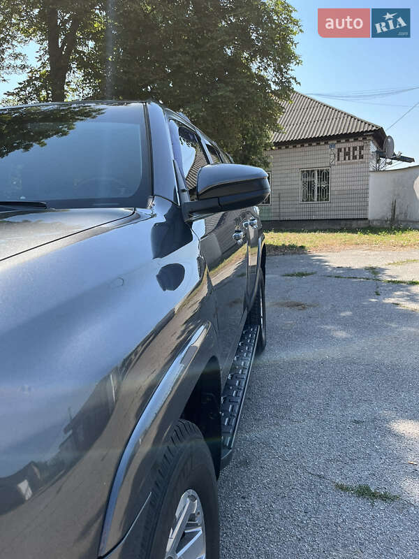 Внедорожник / Кроссовер Toyota 4Runner 2015 в Лубнах