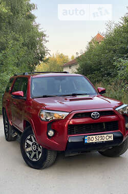 Внедорожник / Кроссовер Toyota 4Runner 2017 в 
