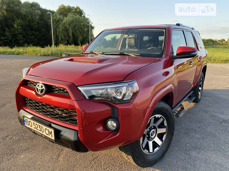 Позашляховик / Кросовер Toyota 4Runner 2017 в Тернополі